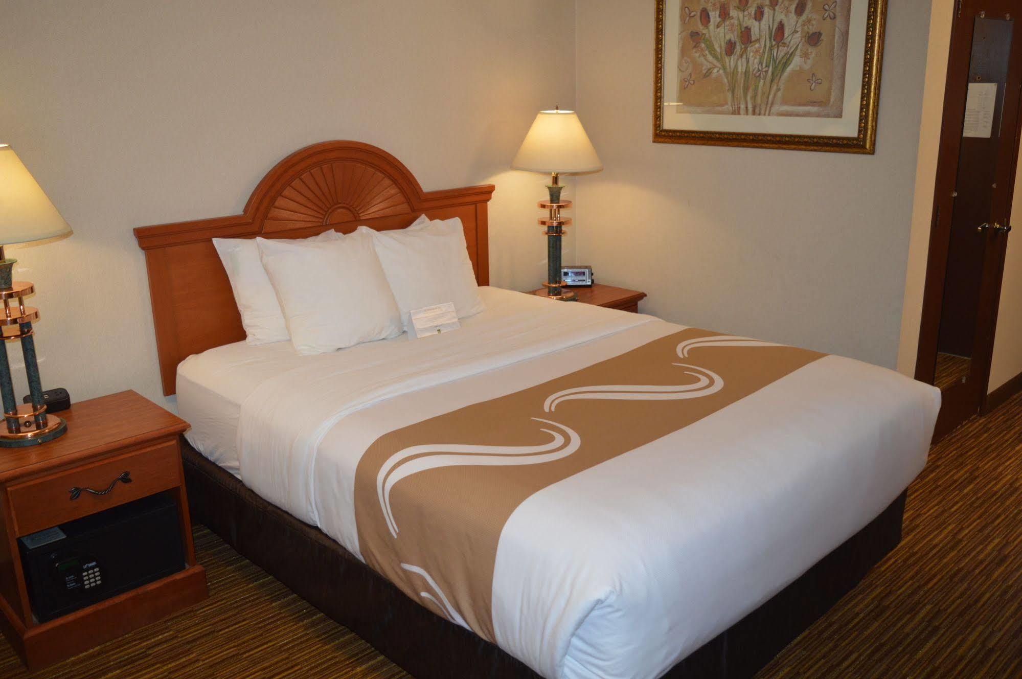 Quality Inn & Suites Lacey Olympia Екстериор снимка